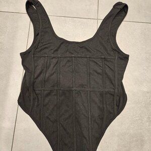 Unisex Black tank top Long front part Size Large
